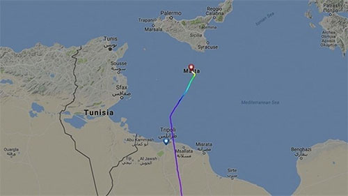Secuestrado un avión libio con 118 personas a bordo